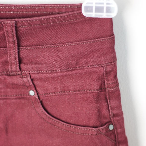 Red shorts, high rise shortie with 3 buttons, size 01 , Brand Ardene - Picture 8 of 10